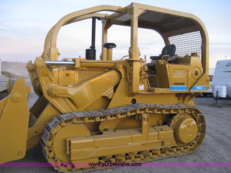 image for item A6022 1997 Dresser 175C track loader