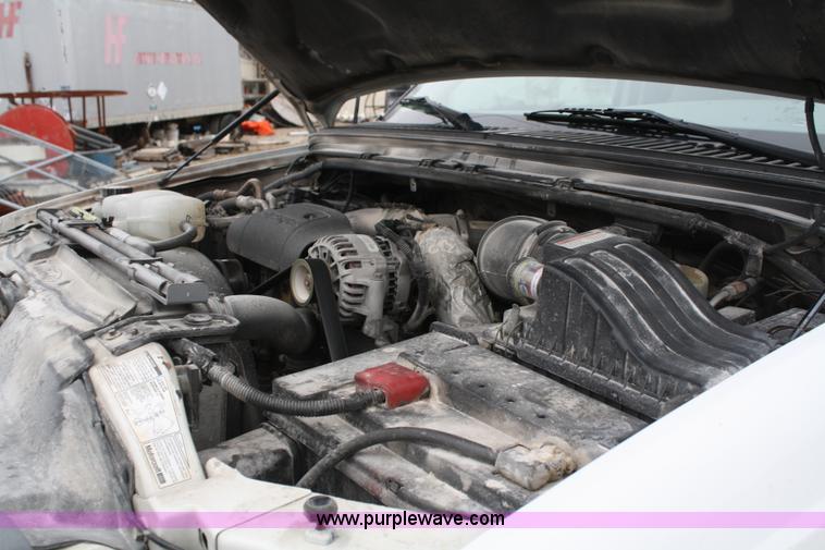 image for item A6622 2001 Ford F450 XL Super Duty pickup truck