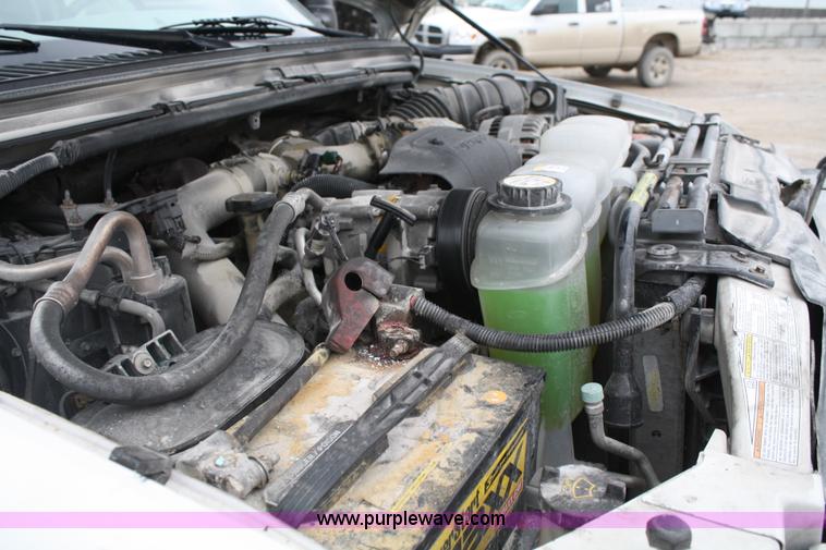 image for item A6622 2001 Ford F450 XL Super Duty pickup truck