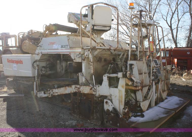 image for item A6626 1991 Cedarapids CR561 asphalt paver