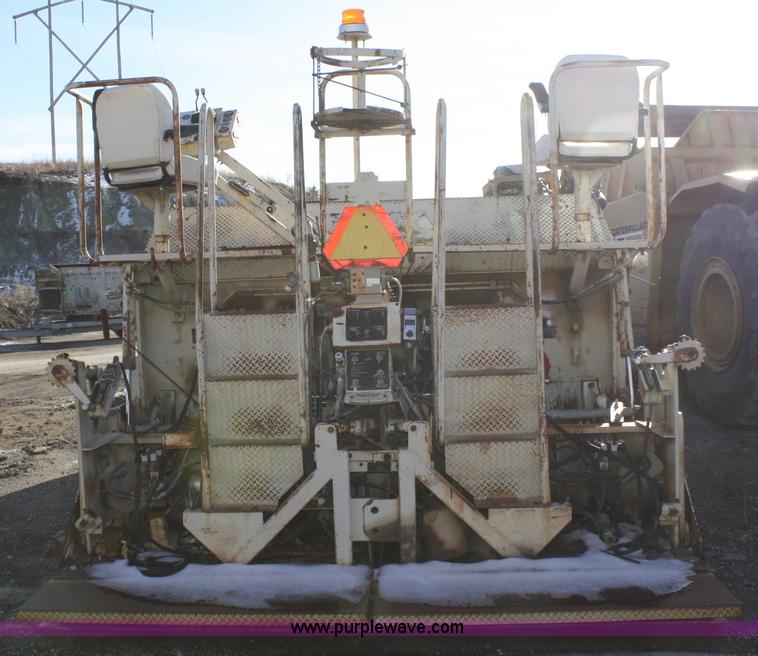 image for item A6626 1991 Cedarapids CR561 asphalt paver