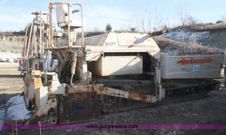 image for item A6626 1991 Cedarapids CR561 asphalt paver