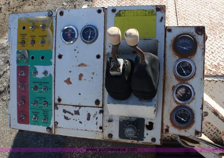 image for item A6626 1991 Cedarapids CR561 asphalt paver