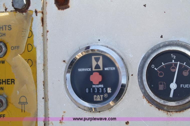 image for item A6626 1991 Cedarapids CR561 asphalt paver