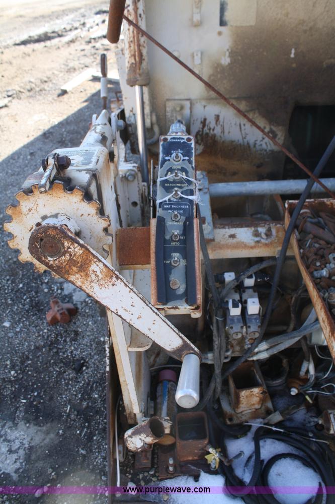 image for item A6626 1991 Cedarapids CR561 asphalt paver