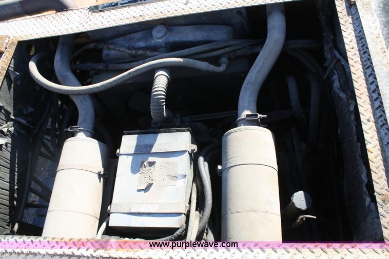 image for item A6626 1991 Cedarapids CR561 asphalt paver