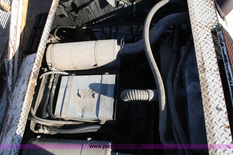 image for item A6626 1991 Cedarapids CR561 asphalt paver