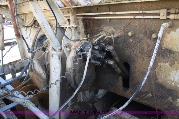 image for item A6626 1991 Cedarapids CR561 asphalt paver