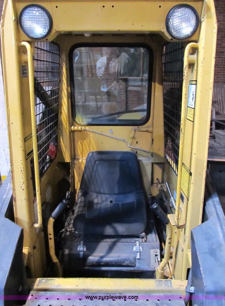 image for item B2528 1992 New Holland L454 skid steer