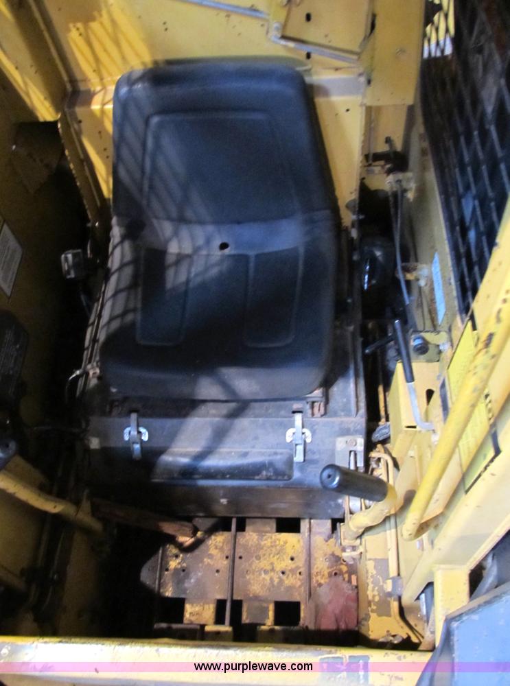 image for item B2528 1992 New Holland L454 skid steer