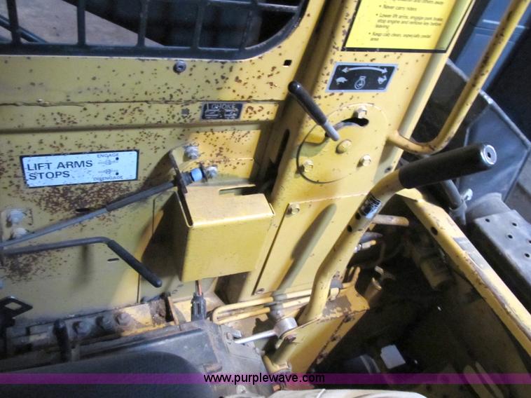 image for item B2528 1992 New Holland L454 skid steer