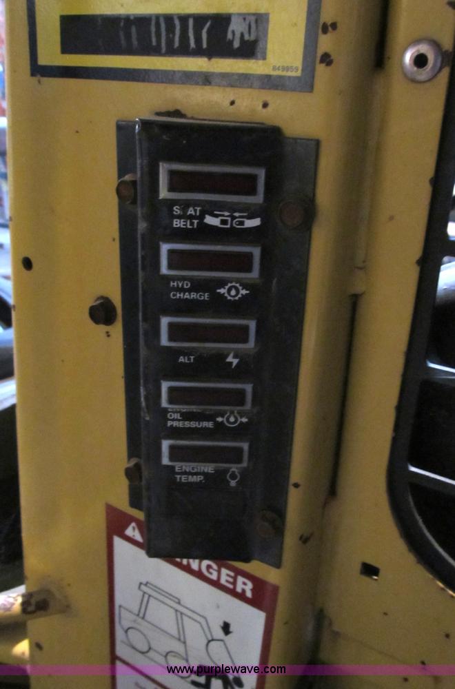 image for item B2528 1992 New Holland L454 skid steer