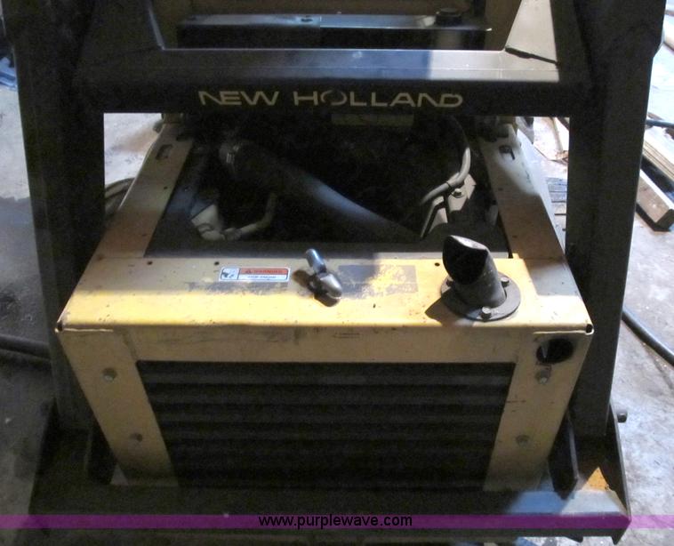 image for item B2528 1992 New Holland L454 skid steer