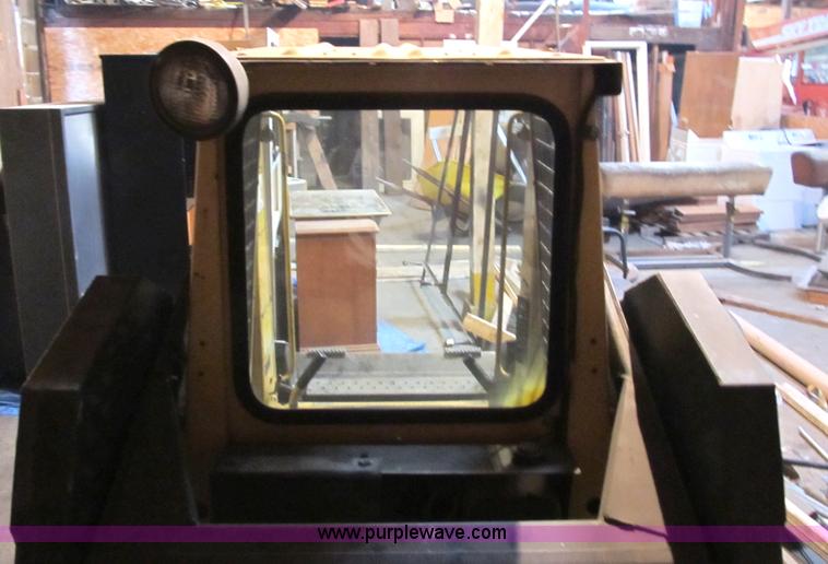 image for item B2528 1992 New Holland L454 skid steer