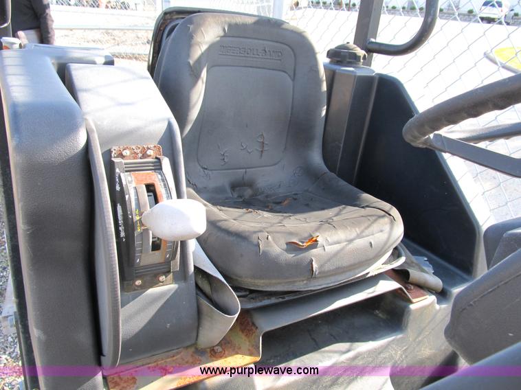 image for item B2558 2000 Ingersoll Rand DD12 vibratory smooth drum roller