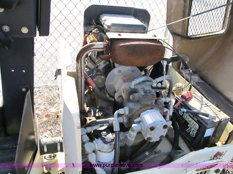 image for item B2558 2000 Ingersoll Rand DD12 vibratory smooth drum roller