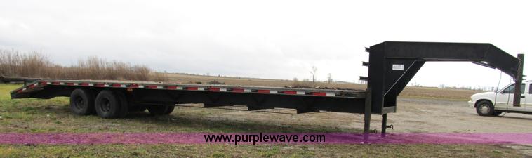 image for item B2566 2002 Rocking Chair 36' gooseneck trailer