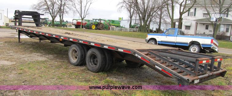 image for item B2566 2002 Rocking Chair 36' gooseneck trailer