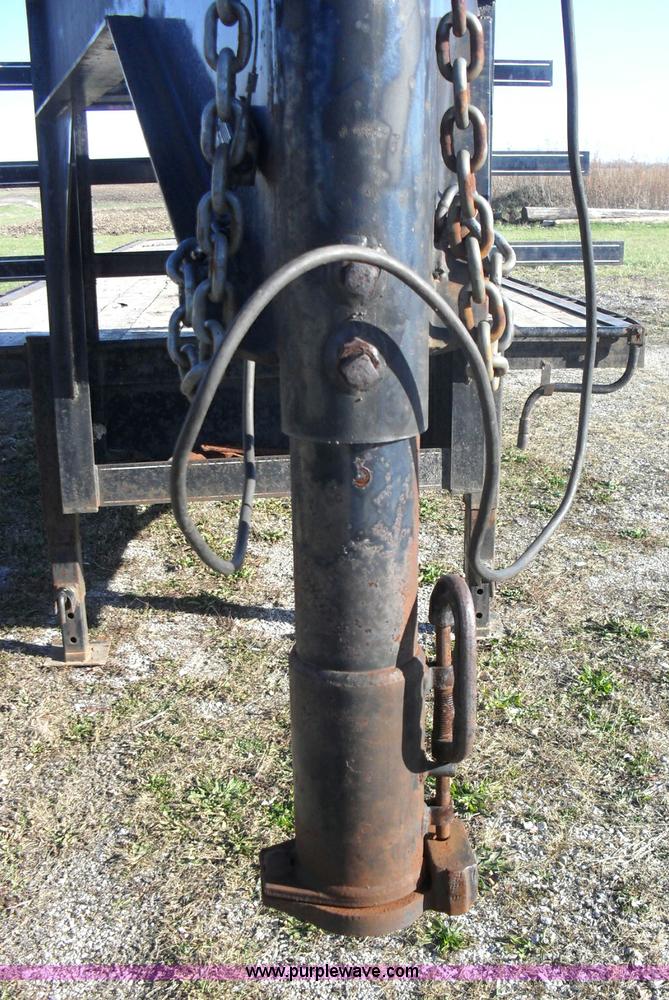 image for item B2566 2002 Rocking Chair 36' gooseneck trailer