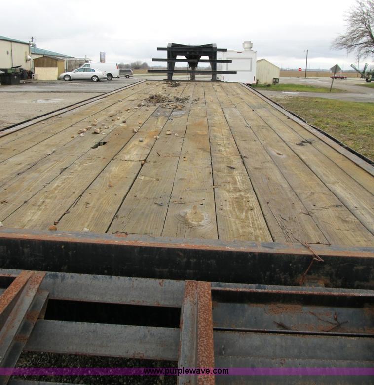 image for item B2566 2002 Rocking Chair 36' gooseneck trailer