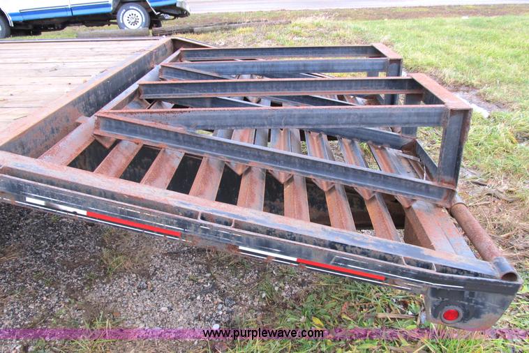 image for item B2566 2002 Rocking Chair 36' gooseneck trailer