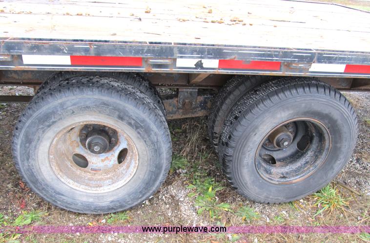 image for item B2566 2002 Rocking Chair 36' gooseneck trailer