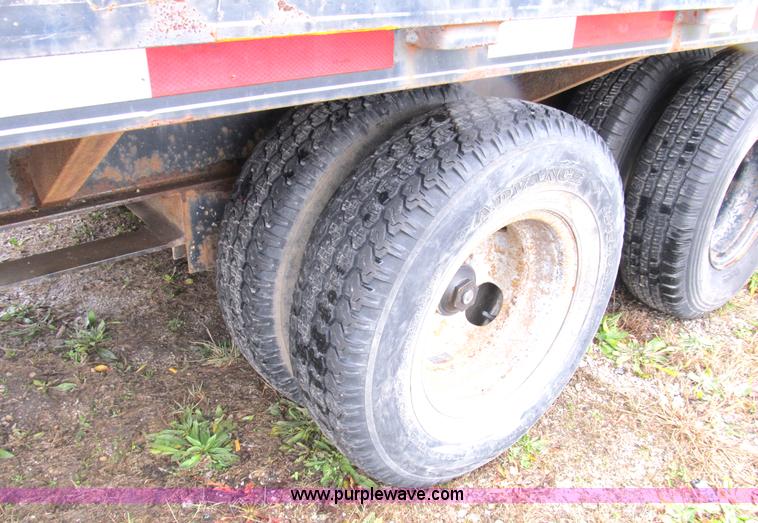 image for item B2566 2002 Rocking Chair 36' gooseneck trailer