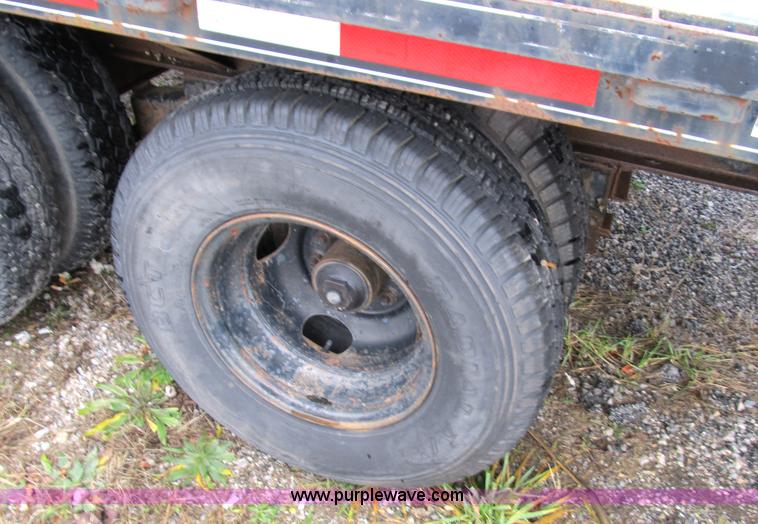 image for item B2566 2002 Rocking Chair 36' gooseneck trailer