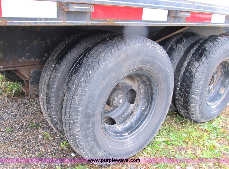 image for item B2566 2002 Rocking Chair 36' gooseneck trailer