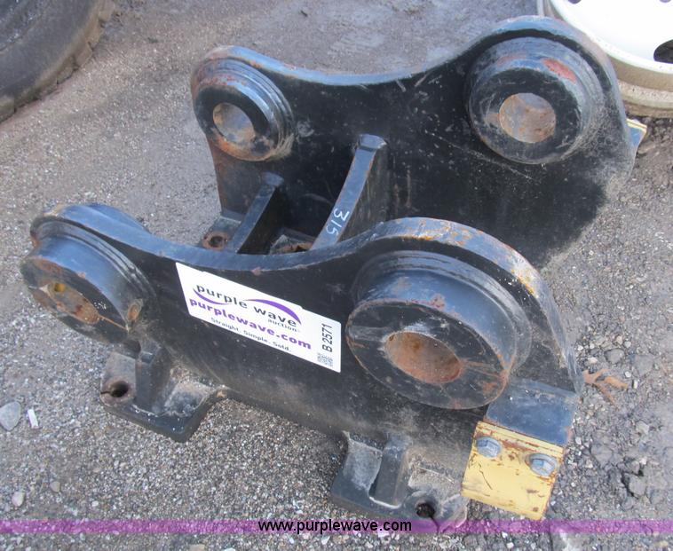 image for item B2571 Caterpillar 315 equipment coupler attachment