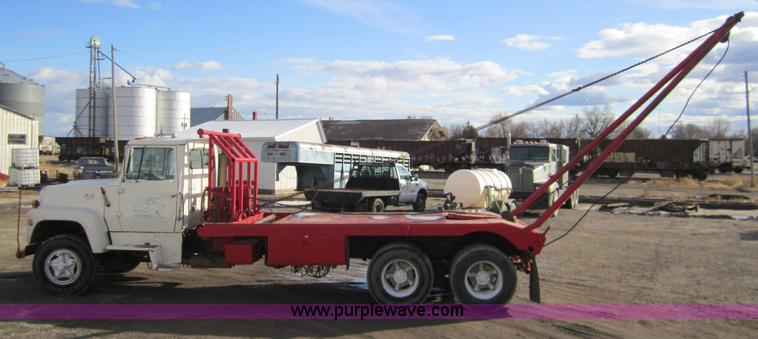 image for item B3157 1970 Ford 8000 winch pole truck