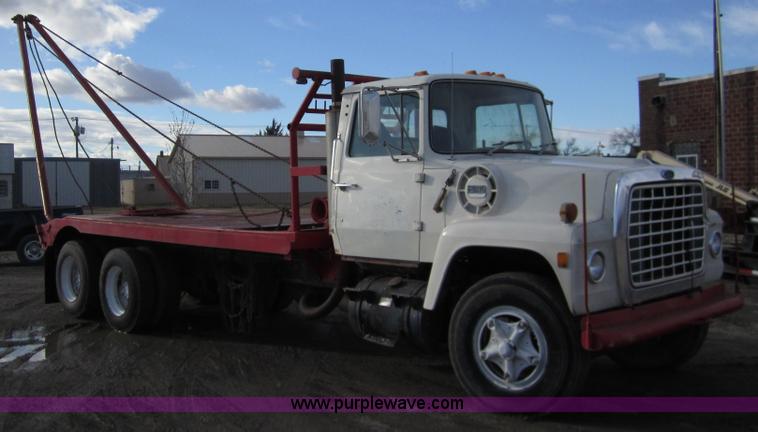 image for item B3157 1970 Ford 8000 winch pole truck