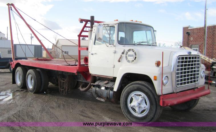 image for item B3157 1970 Ford 8000 winch pole truck