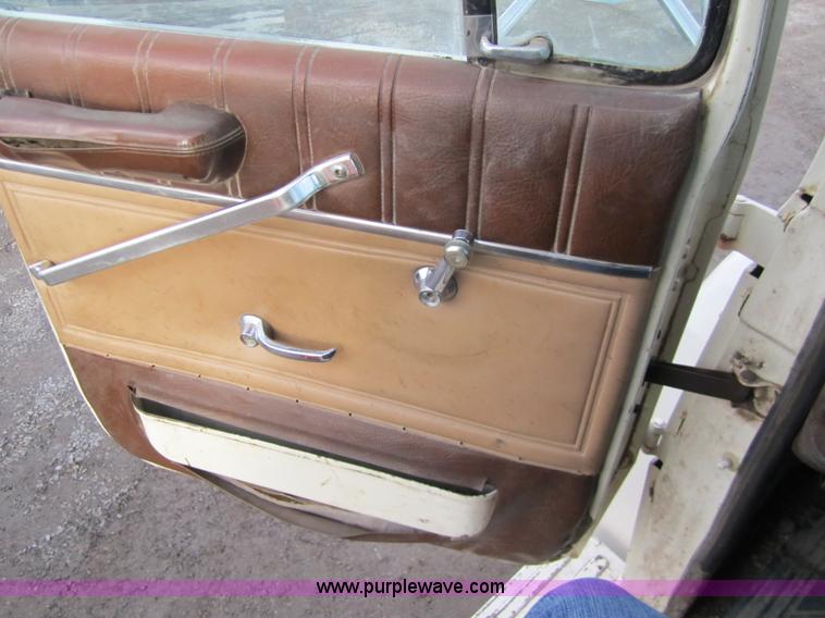 image for item B3157 1970 Ford 8000 winch pole truck