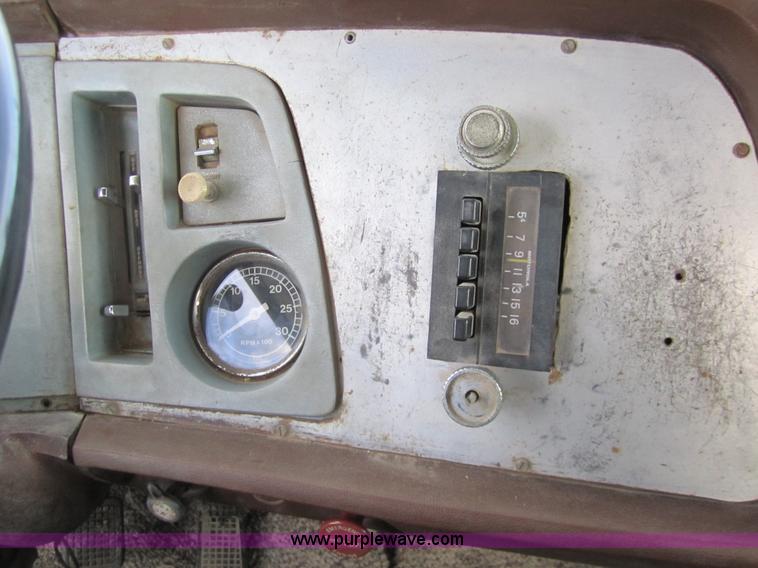 image for item B3157 1970 Ford 8000 winch pole truck