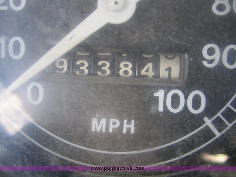 image for item B3157 1970 Ford 8000 winch pole truck