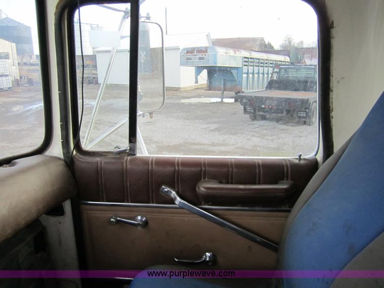 image for item B3157 1970 Ford 8000 winch pole truck