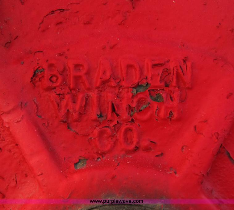 image for item B3157 1970 Ford 8000 winch pole truck