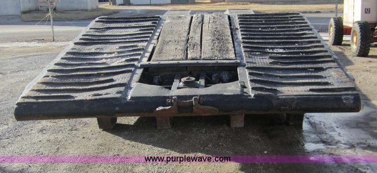 image for item B3158 1970 Hyster 41' neck fold trailer