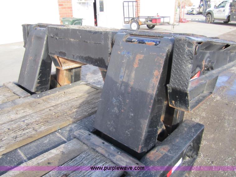 image for item B3158 1970 Hyster 41' neck fold trailer