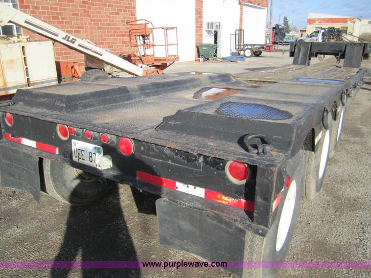 image for item B3158 1970 Hyster 41' neck fold trailer