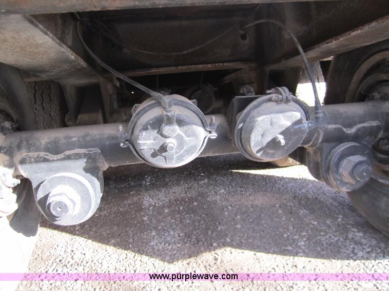 image for item B3158 1970 Hyster 41' neck fold trailer