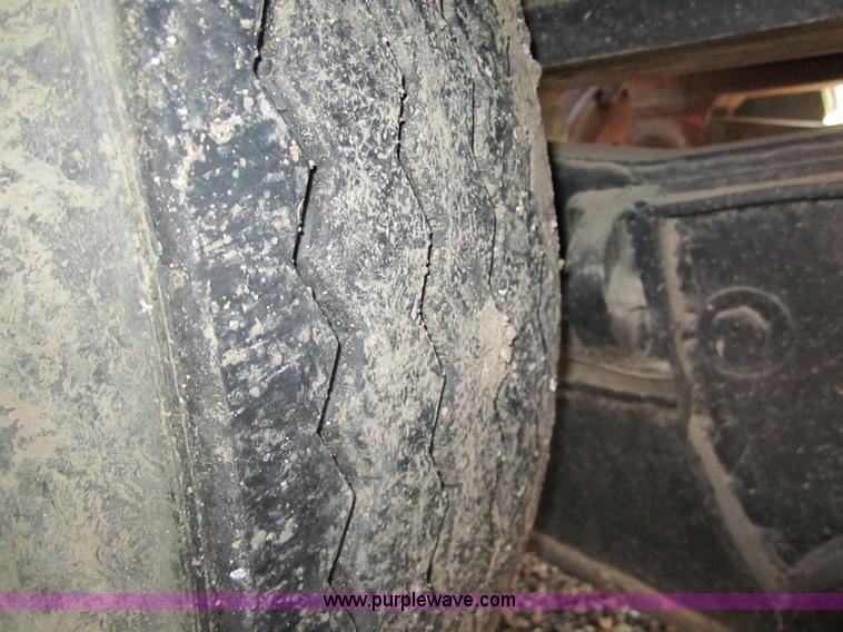 image for item B3158 1970 Hyster 41' neck fold trailer