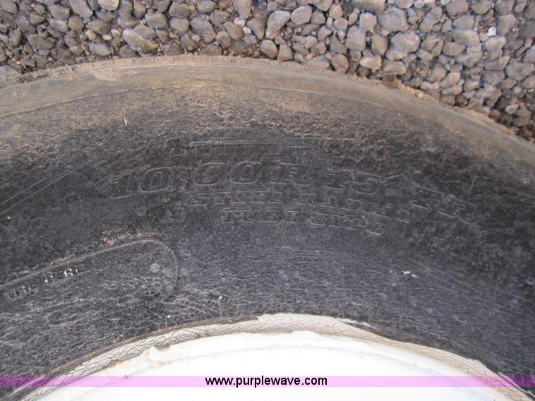 image for item B3158 1970 Hyster 41' neck fold trailer