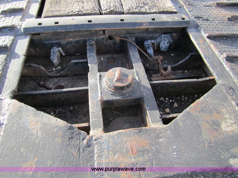 image for item B3158 1970 Hyster 41' neck fold trailer