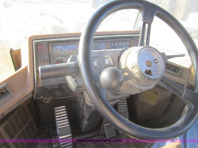 image for item B5538 1995 Caterpillar 938F wheel loader