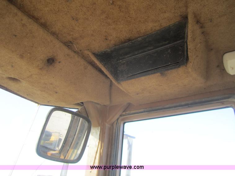 image for item B5538 1995 Caterpillar 938F wheel loader