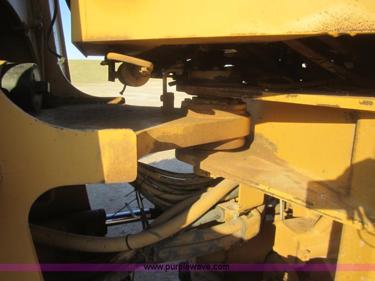 image for item B5538 1995 Caterpillar 938F wheel loader
