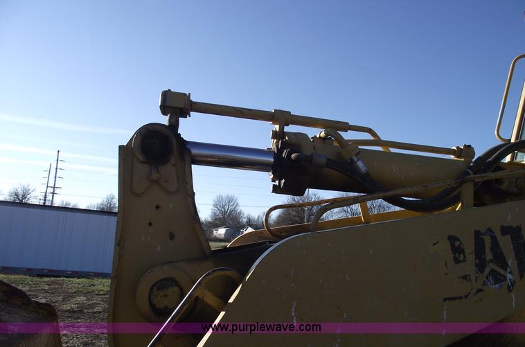 image for item B6046 1995 Caterpillar 963B track loader