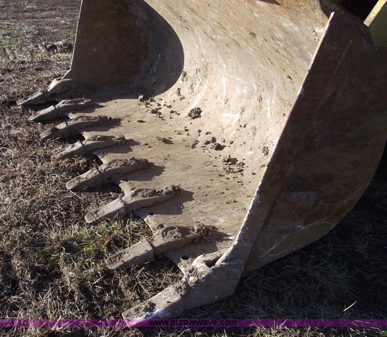 image for item B6046 1995 Caterpillar 963B track loader